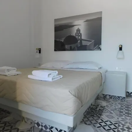 Urban Rooms- 10min Walk To Capital * Φηρά